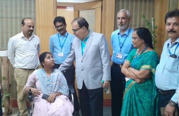 DG NIC Interacting with NIU Officers