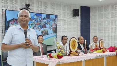 श्री पीटर फ्रांसिस थंबुसामी एक डीडीजी और एसआईओ-टीएस चार अधिवर्षिता अधिकारियों के अवसर पर बोलते हुए
