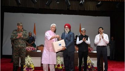 DDG and SIO JK, Sh. Jaskaran Singh Modi being felicitated by Hon’ble LG JK Sh. Manoj Sinha