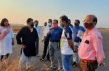 ସ୍ଥଳ ତଦାରଖ - ତା୦୭.୦୨.୨୦୨୧ରିଖରେ କୋରାପୁଟ ଜିଲ୍ଲାପାଳ ଏବଂ ଅଧିକାରୀଙ୍କ ସହିତ ଜଯପୁର ଏୟାରଷ୍ଟ୍ରିପକୁ ଦକ୍ଷିଣାଂଚଳ ରାଜସ୍ୱ କମିଶନରଙ୍କ ପରିଦର୍ଶନ