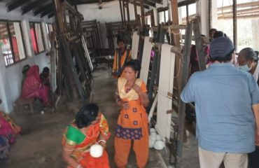 Carpet weaving training of Souda women by SDA