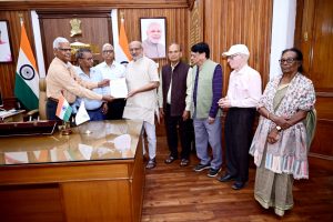 A delegation of the Federation of the University Teachers Association of Jharkhand led by President Dr. Baban Chaubey met the Honorable Governor Shri C.P. Radhakrishnan at Raj Bhavan