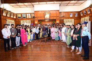 Under the Yuva Sangam program students from Punjab Central University who had come to Indian Institute of Management (IIM) Ranchi came to visit Raj Bhawan Ranchi.