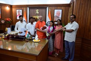 A delegation led by Smt. Gangotri Kujur, former Member of Jharkhand Legislative Assembly met Hon'ble Governor Shri CP Radhakrishnan at Raj Bhawan