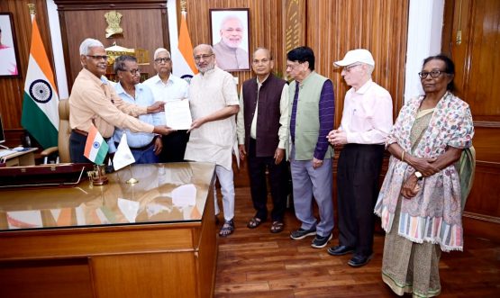 A delegation of the Federation of the University Teachers Association of Jharkhand led by President Dr. Baban Chaubey met the Honorable Governor Shri C.P. Radhakrishnan at Raj Bhavan