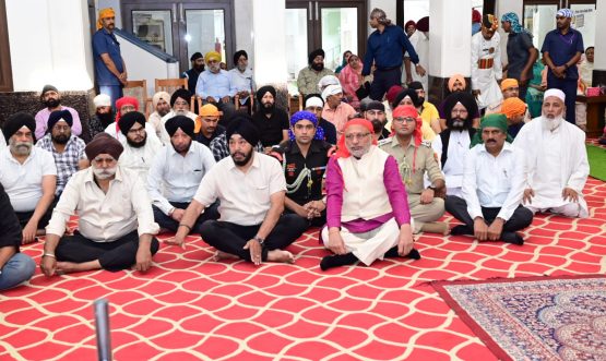 Honorable Governor Shri C.P. Radhakrishnan visited the Gurudwara located at Mahatma Gandhi Marg, Ranchi and paid obeisance and participated in the Kirtan and listened to Gurbani.