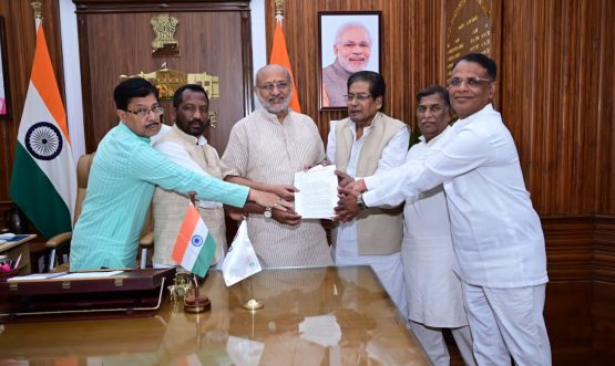 A delegation led by former State Minister and National President of Bahujan Sadan Morcha, Shri Lalchand Mahato met the Honourable Governor Shri C.P. Radhakrishnan at Raj Bhavan.