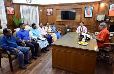 माननीय राज्यपाल-सह-झारखण्ड राज्य के विश्वविद्यालयों के कुलाधिपति श्री सी०पी० राधाकृष्णन से राँची विश्वविद्यालय, राँची अंतर्गत विभिन्न अल्पसंख्यक महाविद्यालयों के प्राचार्यों ने राज भवन में भेंट की