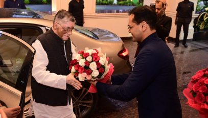 Hon'ble Governor Designate of Jharkhand Shri Santosh Kumar Gangwar was welcomed at Raj Bhavan