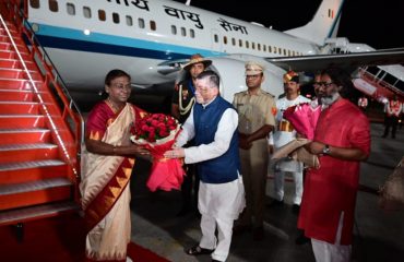 Honourable President of India with Honourable Governor of Jharkhand at Birsa Munda Air Port Ranchi