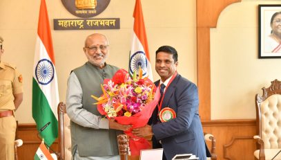 Felicitation of Hon'ble Governor By Hon. Deepak Taware Commissioner for Cooperation