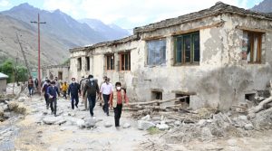 CEC Kargil visits flood affected villages in Tai Suru Block (1)