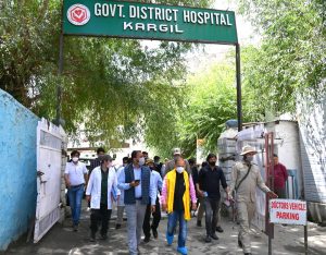 Principal Secretary Health Ladakh visits District Hospital, Dedicated Covid Hospital Kargil (5)