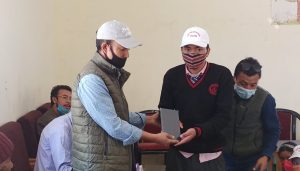 EC Punchok Tashi distributes free edu tabs among students under Yountab Scheme, 2021 (4)