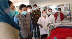 EC Mohsin takes stock of healthcare facilities at CHC Padum (3)
