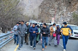 Div Com Ladakh Saugat Biswas visits Chanigund, Hardass, Civil Helipad (4)