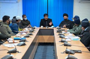 CEC Feroz Khan reviews preparedness of AN-32 courier service, IL 76 to Kargil (4)