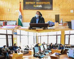 DC Kargil chairs meeting on market valuation for 2022 (3)