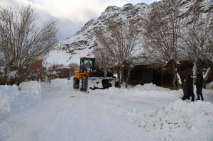 EC Syed Abass inspects snow clearance works on Kargil-Zanskar highway (1)