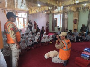 The District Administration, Kargil, in collaboration with the District Police and UT Disaster Response Force (UTDRF), Kargil, organized Disaster Management awareness camps on Wednesday at Middle School Chutuk and High School Minjee.