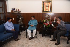 Kargil CEC Meets Union Minister Gadkari, Discusses NH-301 Development & Compensation Issues
