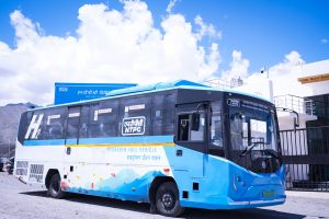NTPC hands over five hydrogen fuel cell buses to SIDCO at Green Hydrogen Mobility Station Leh.