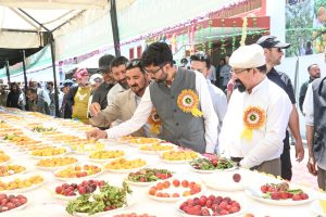 CEC Dr. Jaffer Akhoon Graces Apricot Exhibition 2025 Under ‘One District One Product’ Initiative.