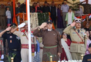 Hon’ble LG Kavinder salutes marching contingent at Polo Ground