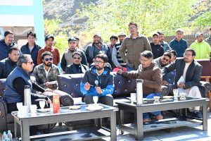 Rakesh Kumar Reviews JJM, PMGSY and Education Works in Kargil; Assures Timely Redressal of Public Issues.