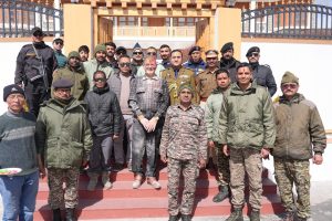 LG Kavinder Gupta celebrates Holi with Army Jawans.