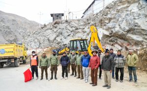 ADC Kargil Leads Road Clearance Drive from Iqbal Bridge to Pashkum.