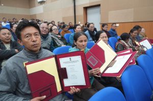 L-G Vinai Kumar Saxena hands over renewed lease deeds to 79 Housing Colony residents Calls it a historic step towards legal security Says step aligns with Hon’ble PM’s vision of Housing for All and Ease of Living.