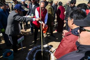 L-G Vinai Kumar Saxena launches Trans-Himalayan Cold Desert Urban Forestry initiative in Drass.