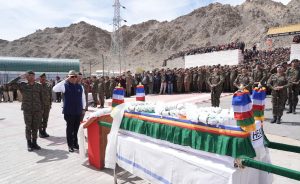 L-G Vinai Kumar Saxena attends funeral of late Col Sonam Wangchuk (Retd) MVC