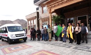 L-G Vinai Kumar Saxena flags off fleet of luxury coaches to strengthen public transport in Ladakh.