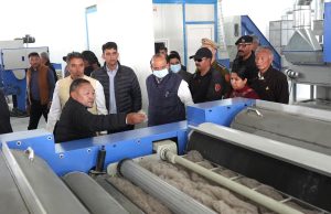 LG Vinai Kumar Saxena inspects Pashmina Dehairing Plant in Leh.