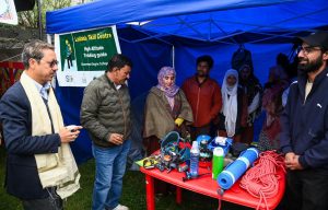 Astro week event at Drass draws huge crowd despite inclement weather.
