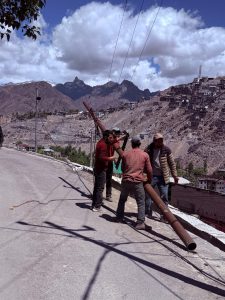 Kargil Beautification Drive Intensifies: Unused Poles, Overhead Wires Removed from Key Town Areas.