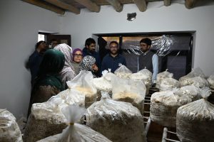 DC Kargil Visits Entrepreneurship and Processing Units at Kurbathang and Chanigund, Assures Support to Local Startups and Artisans.