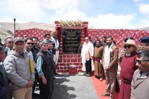 L-G Vinai Kumar Saxena lays foundation stone for the first Model Border Village at Chumur under Vibrant Village Programme.