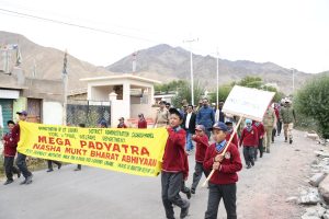 SDM Nyoma Leads Padayatra Under ‘Nasha Mukt Bharat Abhiyaan’.