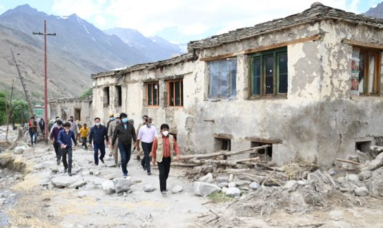 CEC Kargil visits flood affected villages in Tai Suru Block (1)