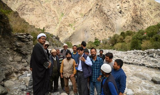 EC Syed Abbas assesses flood restoration works in various villages of Barsoo area (3)