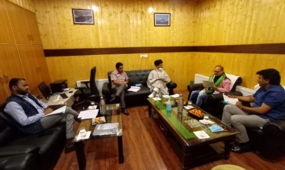 CEC Feroz Khan discusses various issues of Kargil District with Principal Secretary Ladakh Dr Pawan Kotwal (1)