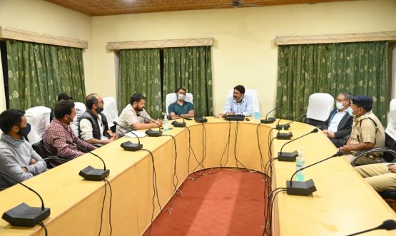 Taxi Union Kargil meets Divisional Commissioner, Ladakh (2) (1)