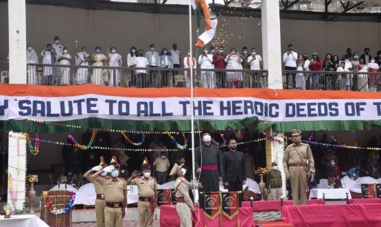 75th Independence Day Celebrations, CEC Feroz Khan unfurls tricolor at Khree Sultan Cho Sports Stadium Biamathang (4)