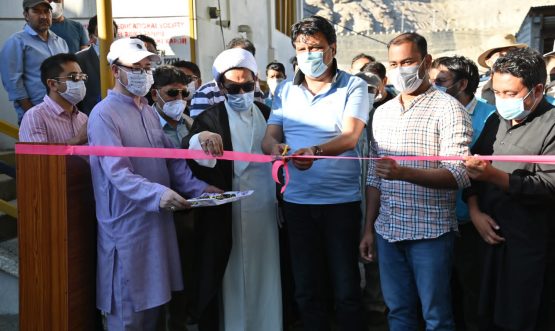 CEC Feroz Khan inaugurates total knee and hip replacement surgery camp by BHC&RC, Health Department Kargil (5)