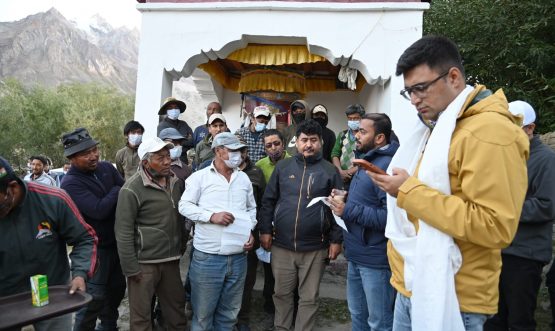 DC Kargil visits Zanskar (2)