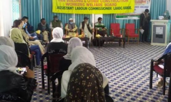 Azadi Ka Amrit Mahotsav: Labour Department Kargil, GDC Drass holds awareness programme for public, student representatives