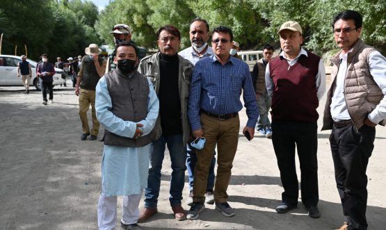 Secretary Mehboob Ali Khan takes stock of pace of progress on on-going tourism infrastructure development works in Shakar Chiktan area (3)